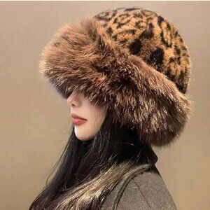 Faux Fur Winter Bucket Hat Leopard